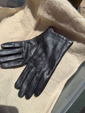Women’s metallic dark gray Leather Dress Gloves - Classic Style